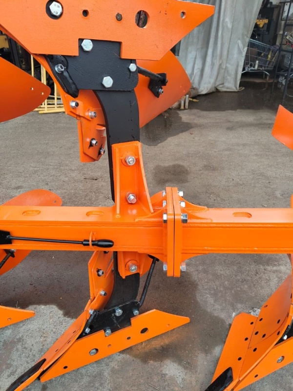 Плуг навесной оборотный 3/35+1 купить в Волгограде – «БДН-АгроКубань», 7