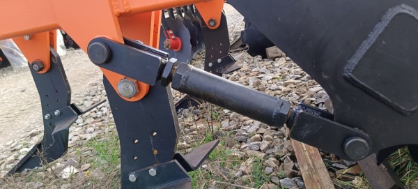 Плуг чизельный ПЧН 1,6 с планчатым катком купить в Волгограде – «БДН-АгроКубань», 3