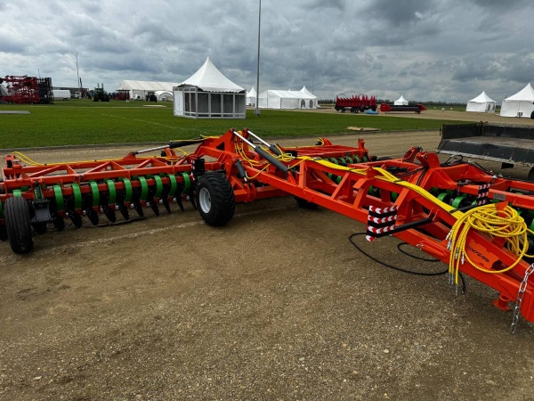 Лущильник мульчировщик дисковый прицепной «АВРОРА» ЛД-8Л (евро-складывание) ЛАФЕТ купить в Волгограде – «БДН-АгроКубань», 2