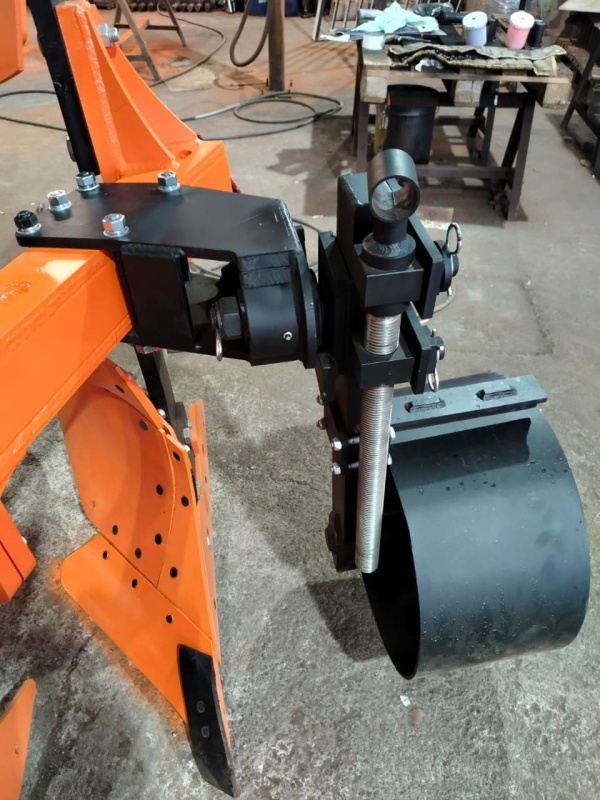 Плуг навесной оборотный 3/35+1 купить в Волгограде – «БДН-АгроКубань», 4