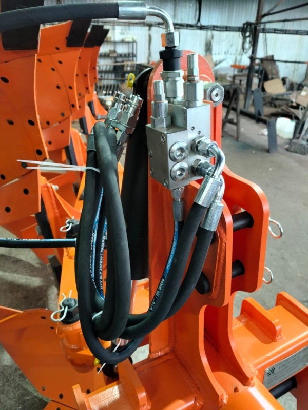 Плуг навесной оборотный 3/35+1 купить в Волгограде – «БДН-АгроКубань», 3