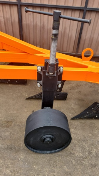 Плуг отвальный ПЛН 3-35 (3 корпуса) купить в Волгограде – «БДН-АгроКубань», 4